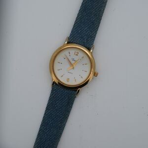 Vintage Timex Quartz Watch - Gold Tone - 27mm - New Battery - Polished - Running